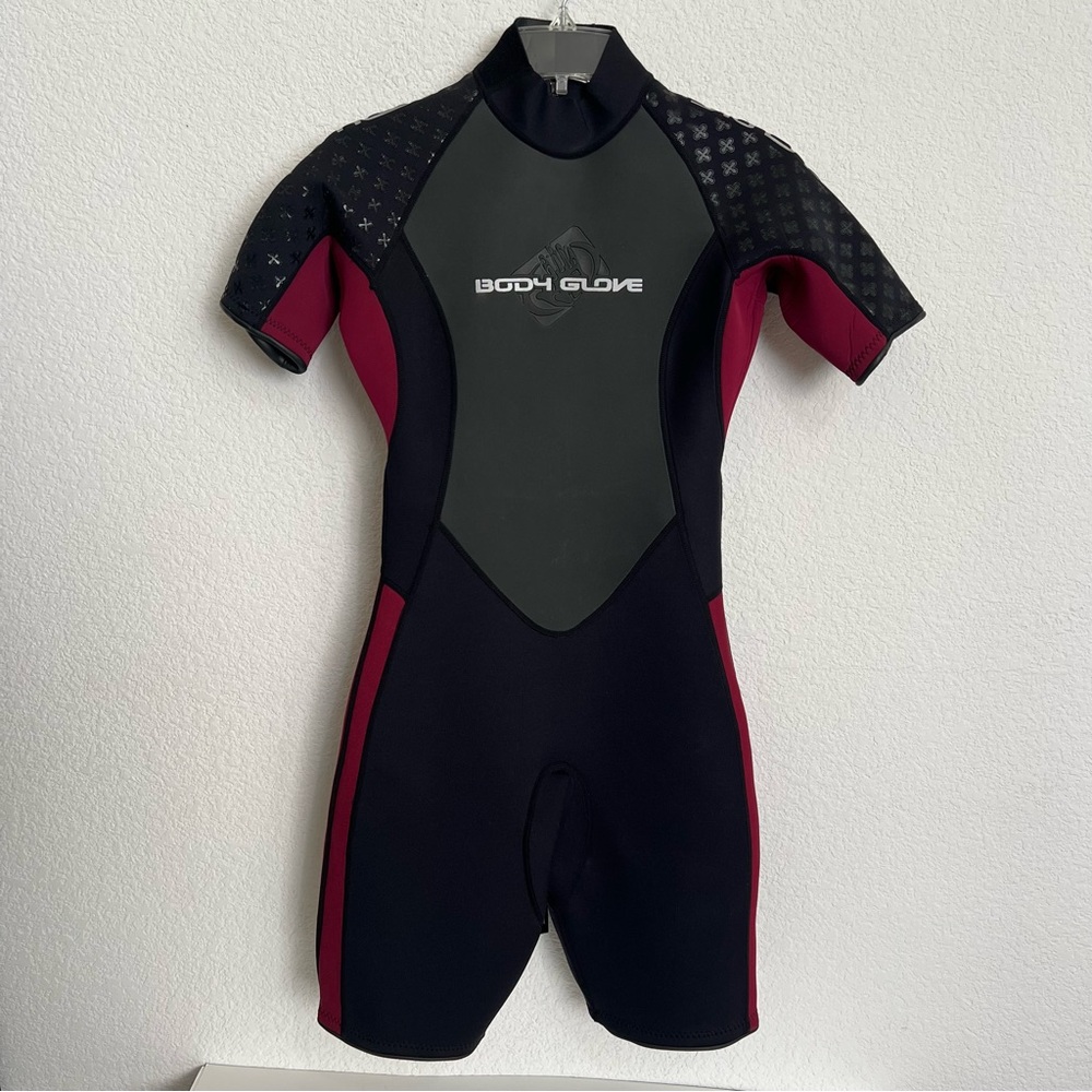 Body Glove Black Burgundy Wet Suit Surf Wear Shortie Size 9/10